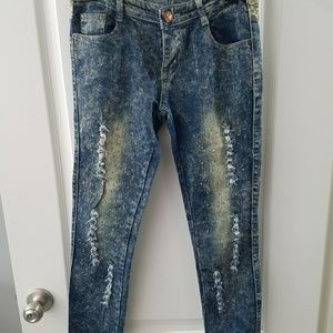 Comfortable distressed jeans
